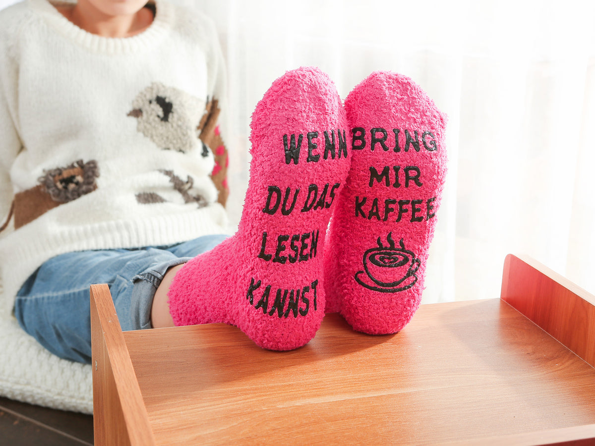 Geschenk für Frauen, Kuschelsocken mit Spruch Wenn du das lesen kannst, bring mir Kaffee,  Geburtstagsgeschenk, rosa, 36-43