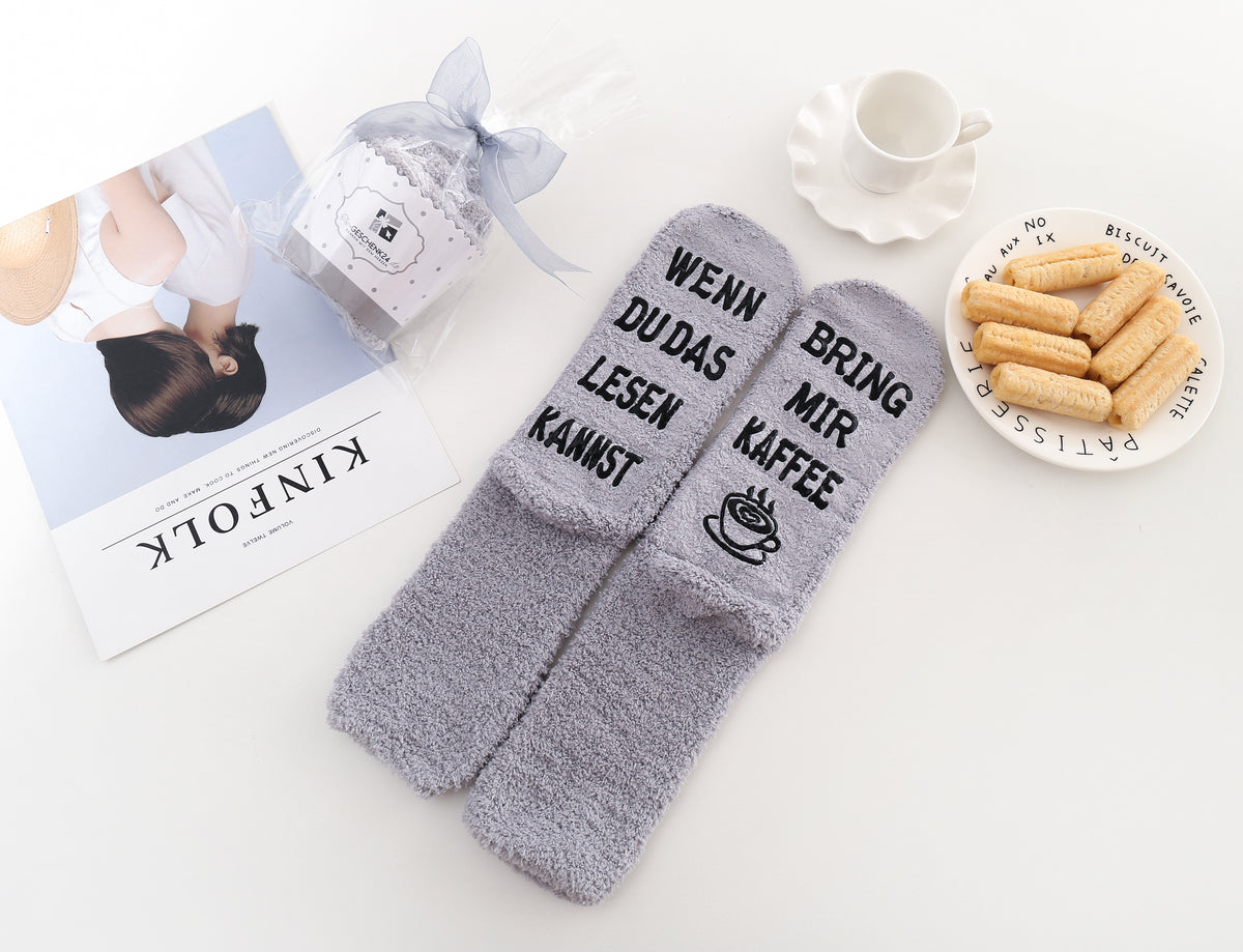 Geschenk für Frauen, Kuschelsocken mit Spruch Wenn du das lesen kannst, bring mir Kaffee,  Geburtstagsgeschenk, grau, 36-43