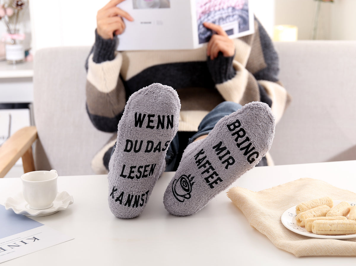Geschenk für Frauen, Kuschelsocken mit Spruch Wenn du das lesen kannst, bring mir Kaffee,  Geburtstagsgeschenk, grau, 36-43