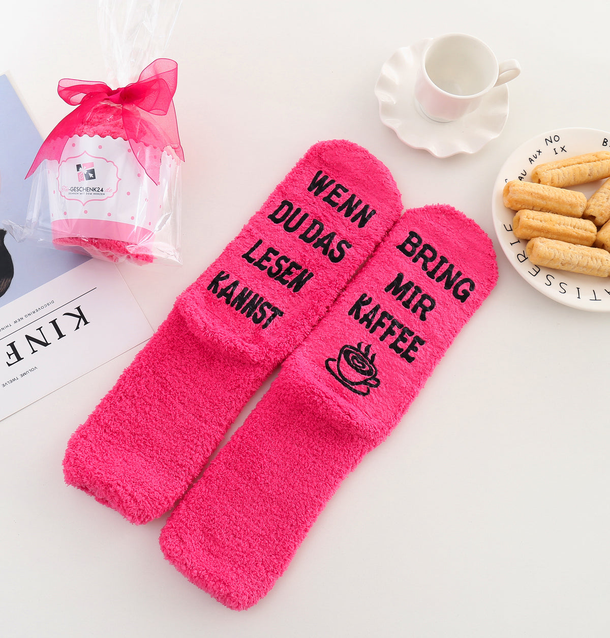Geschenk für Frauen, Kuschelsocken mit Spruch Wenn du das lesen kannst, bring mir Kaffee,  Geburtstagsgeschenk, rosa, 36-43