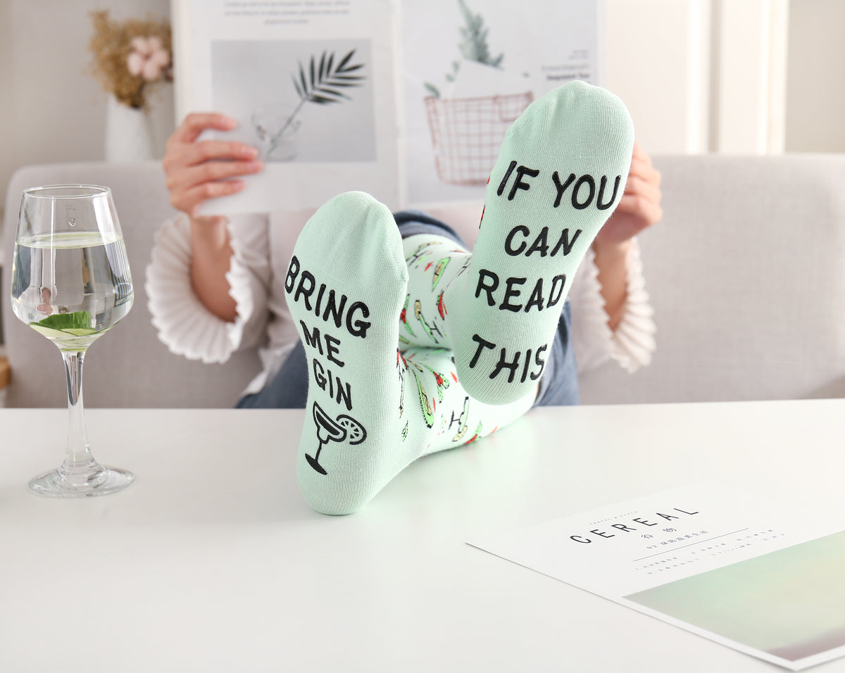 Gin Socken Englisch mit Spruch IF YOU CAN READ THIS, BRING ME GIN Geschenk für Gin-Liebhaber, Gr. 39-45 (Grün)