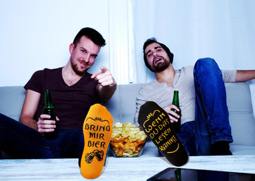 Bier Socken mit Flaschenöffner aus Edelstahl in GOLD, als Geburtstagsgeschenk für Männer - Baumwolle Socken Herren, 37-44