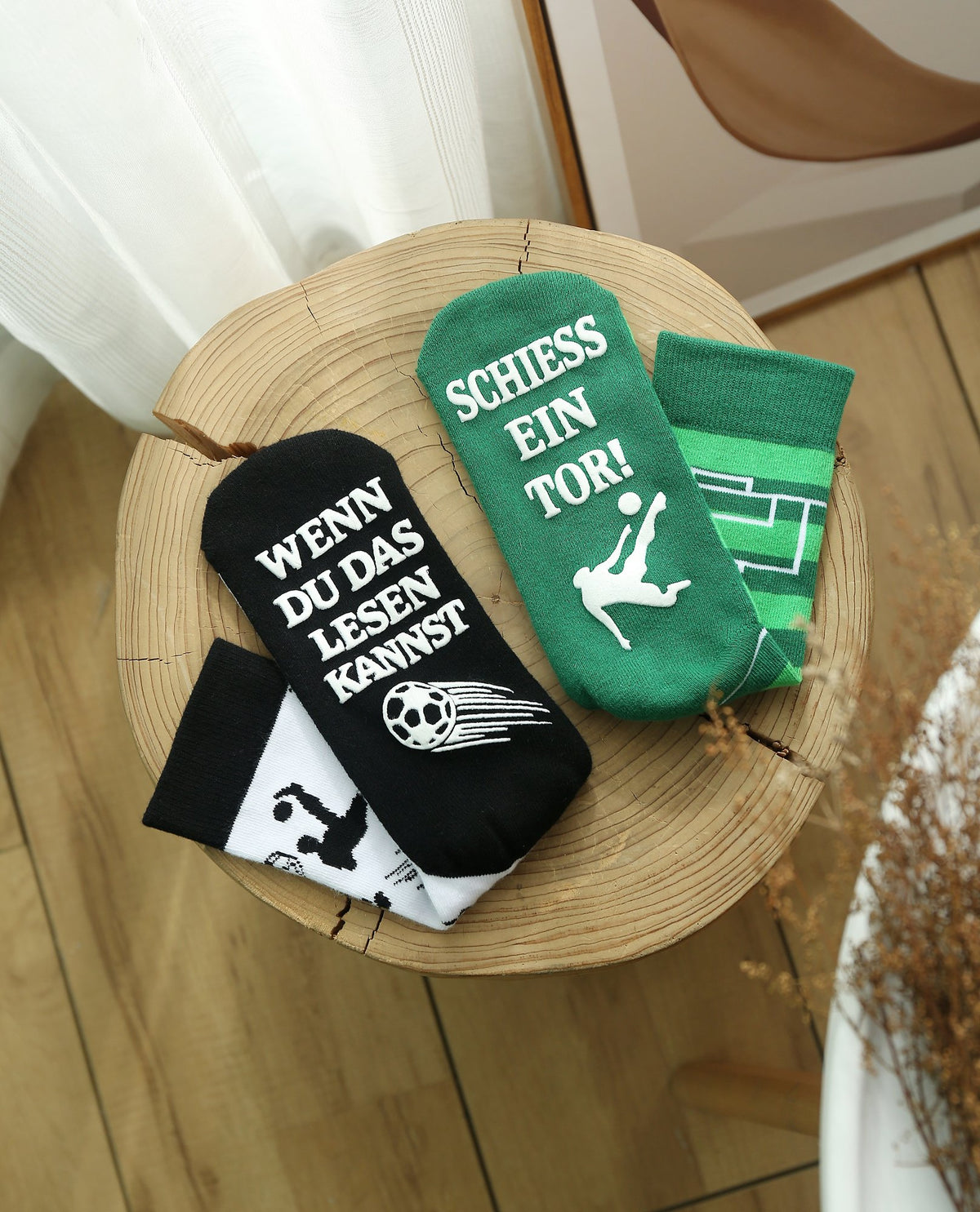 Fussball Socken Sportler in Geschenk-Dose, Geschenk für Männer zum Fussball Abend, Odd-Socks, WENN DU DAS LESEN KANNST, SCHIESS EIN TOR!, 39-46